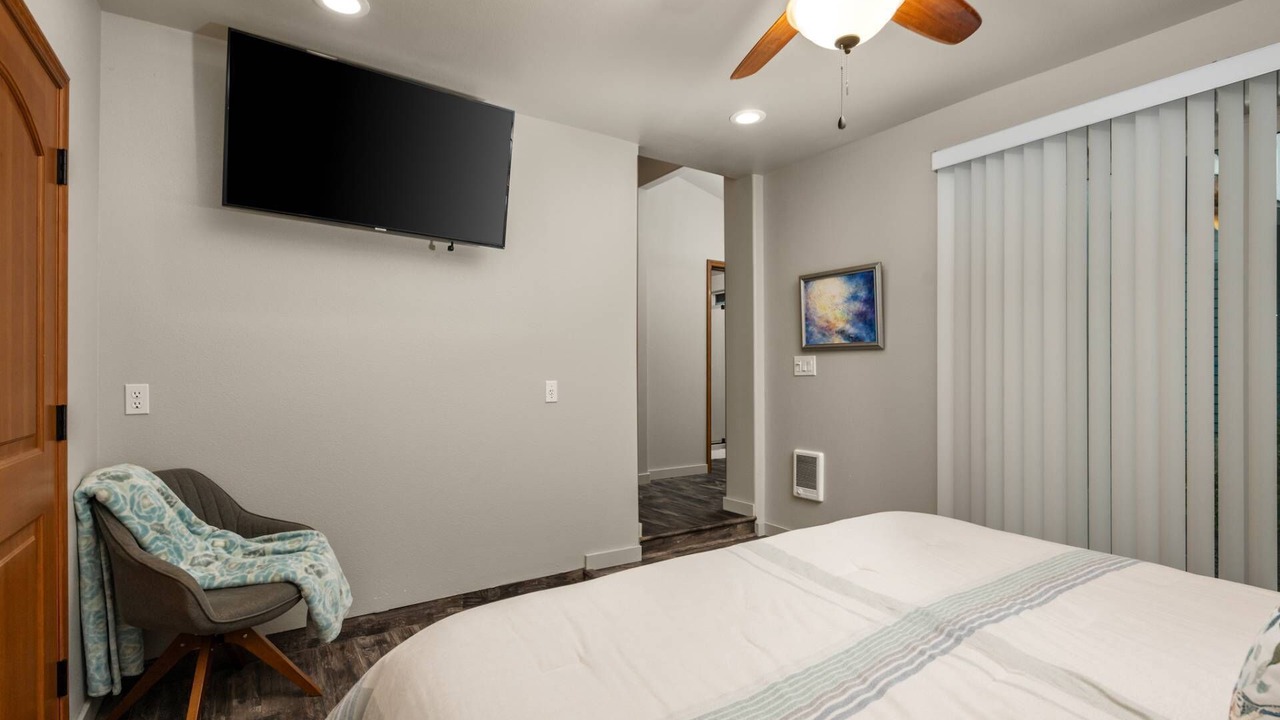Photo of Bedroom in Nehalem