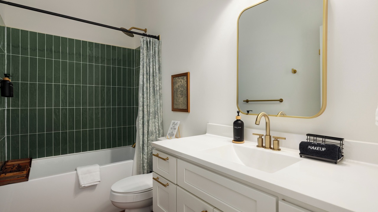 Photo of Bathroom in Kabletown