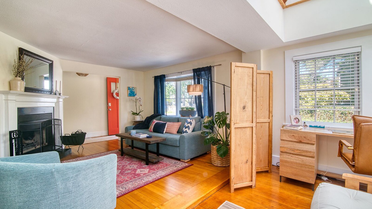Photo of Livingroom in Stonington