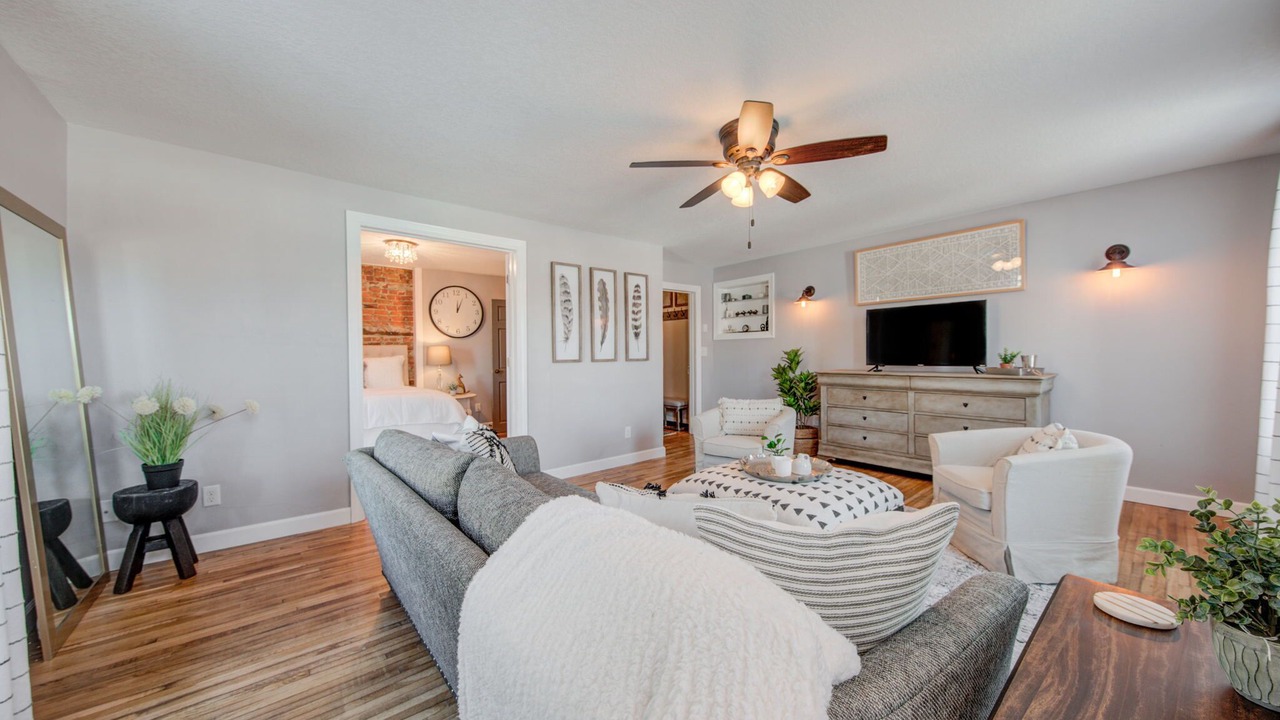 Photo of Livingroom in Delano