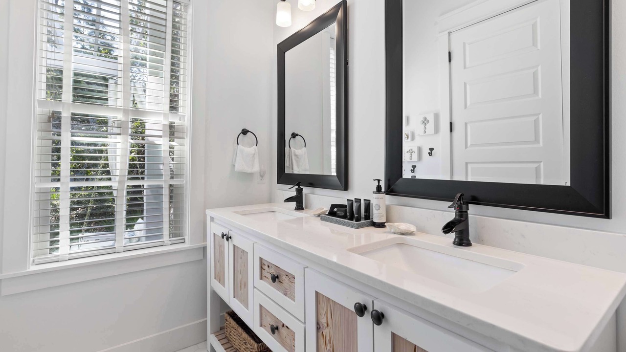 Photo of Bathroom in Greenway Park