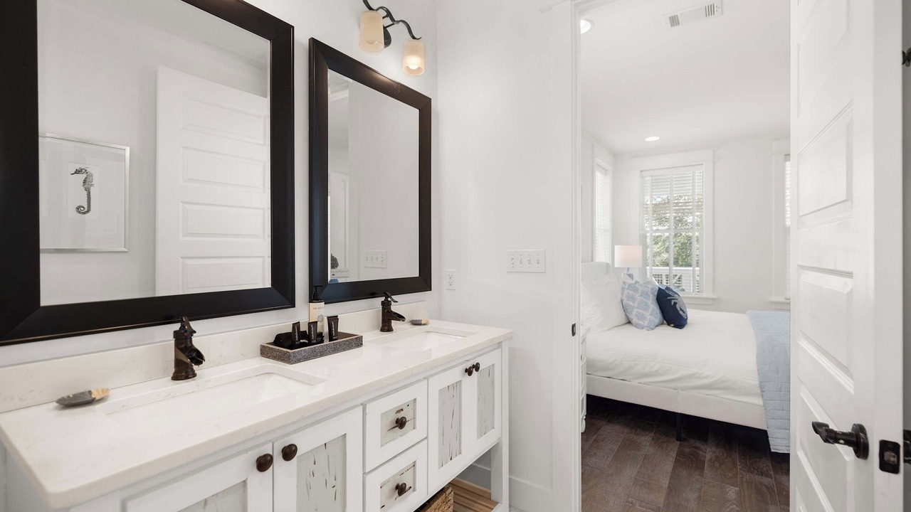 Photo of Bathroom in Greenway Park