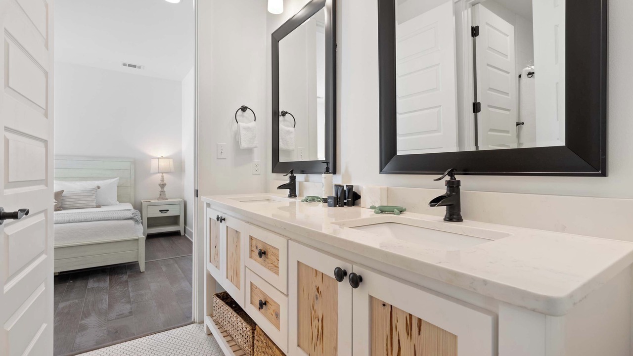 Photo of Bathroom in Greenway Park