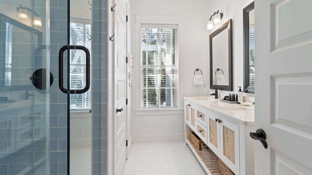Photo of Bathroom in Greenway Park