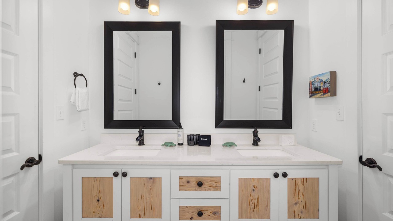 Photo of Bathroom in Greenway Park