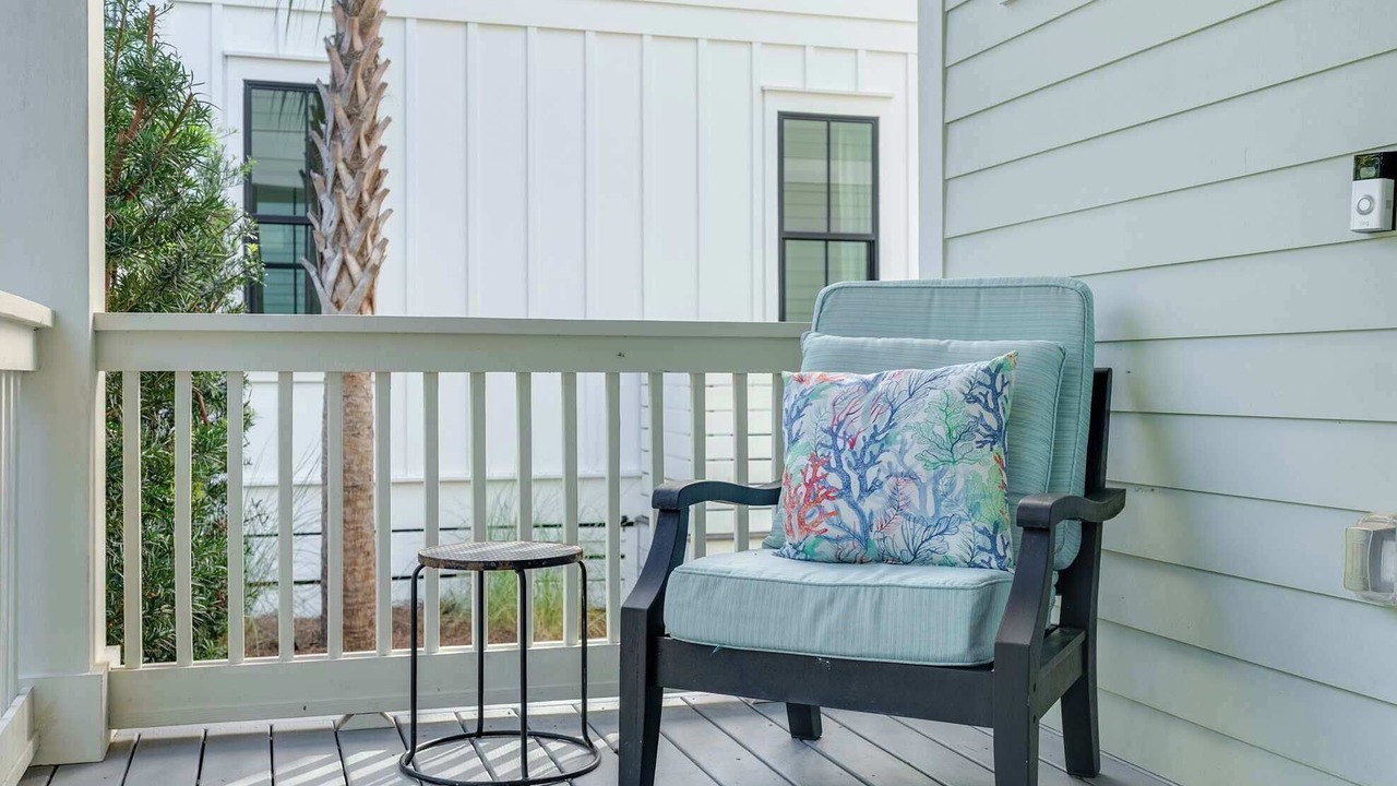 Photo of Patio Balcony in Treetop