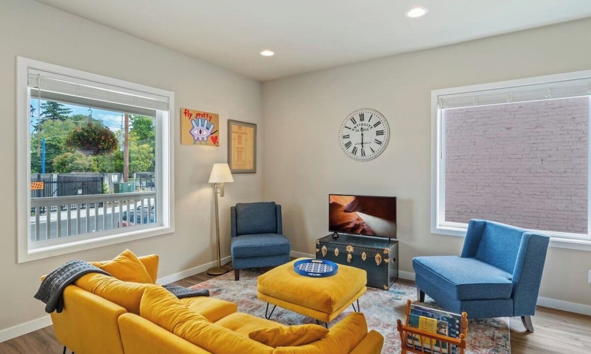 Photo of Livingroom in New Tacoma