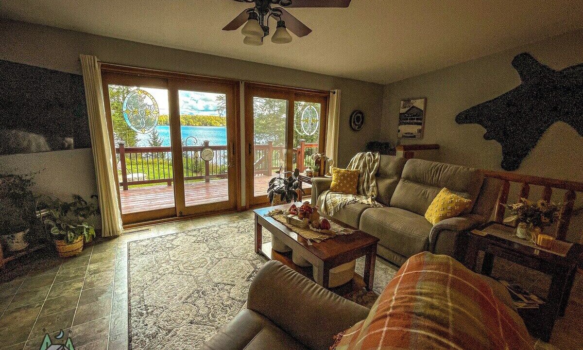 Photo of Livingroom in Butternut