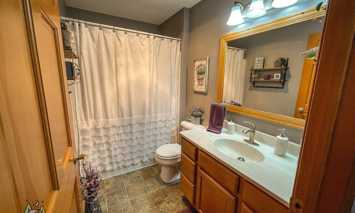 Photo of Bathroom in Butternut