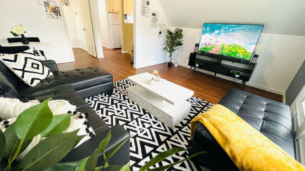 Photo of Livingroom in Kamm's Corners