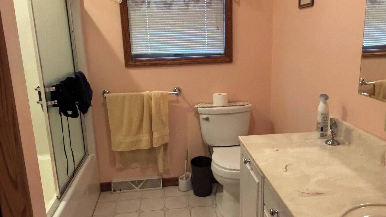 Photo of Bathroom in Guttenberg