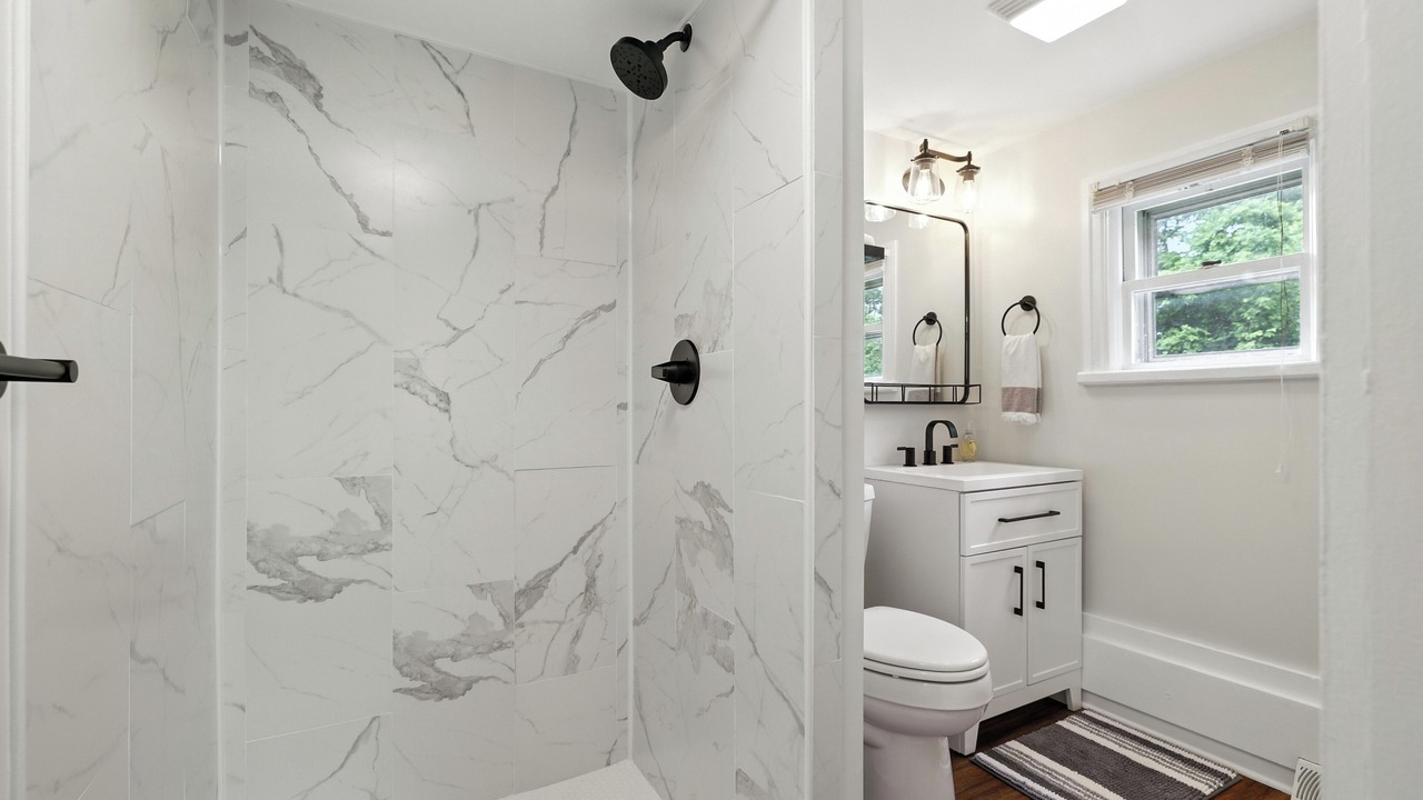 Photo of Bathroom in Luray