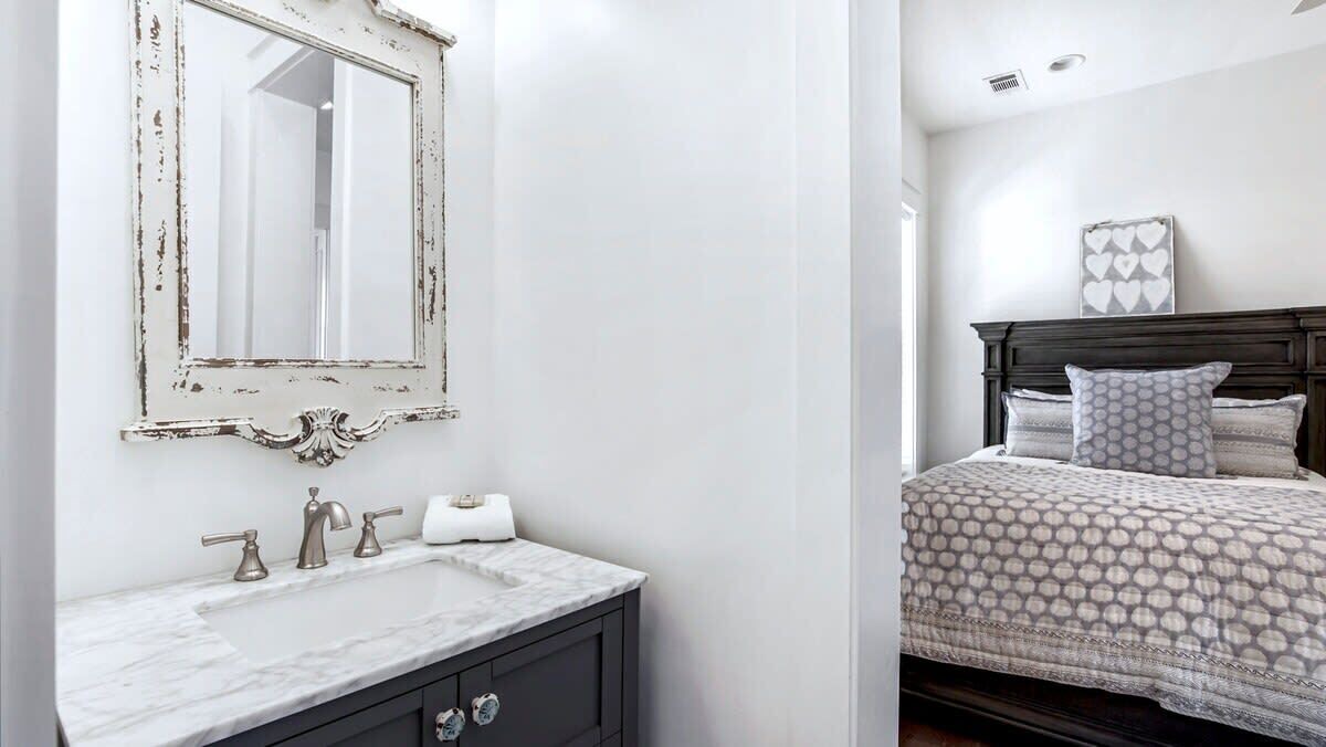 Photo of Bathroom in Greenway Park