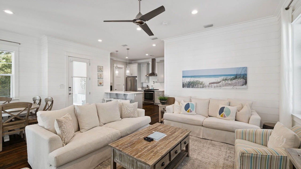 Photo of Livingroom in Greenway Park