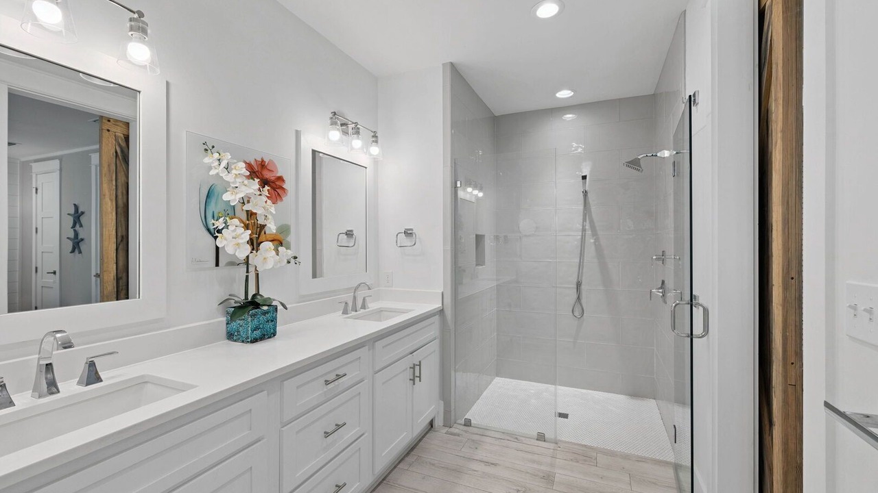 Photo of Bathroom in Greenway Park