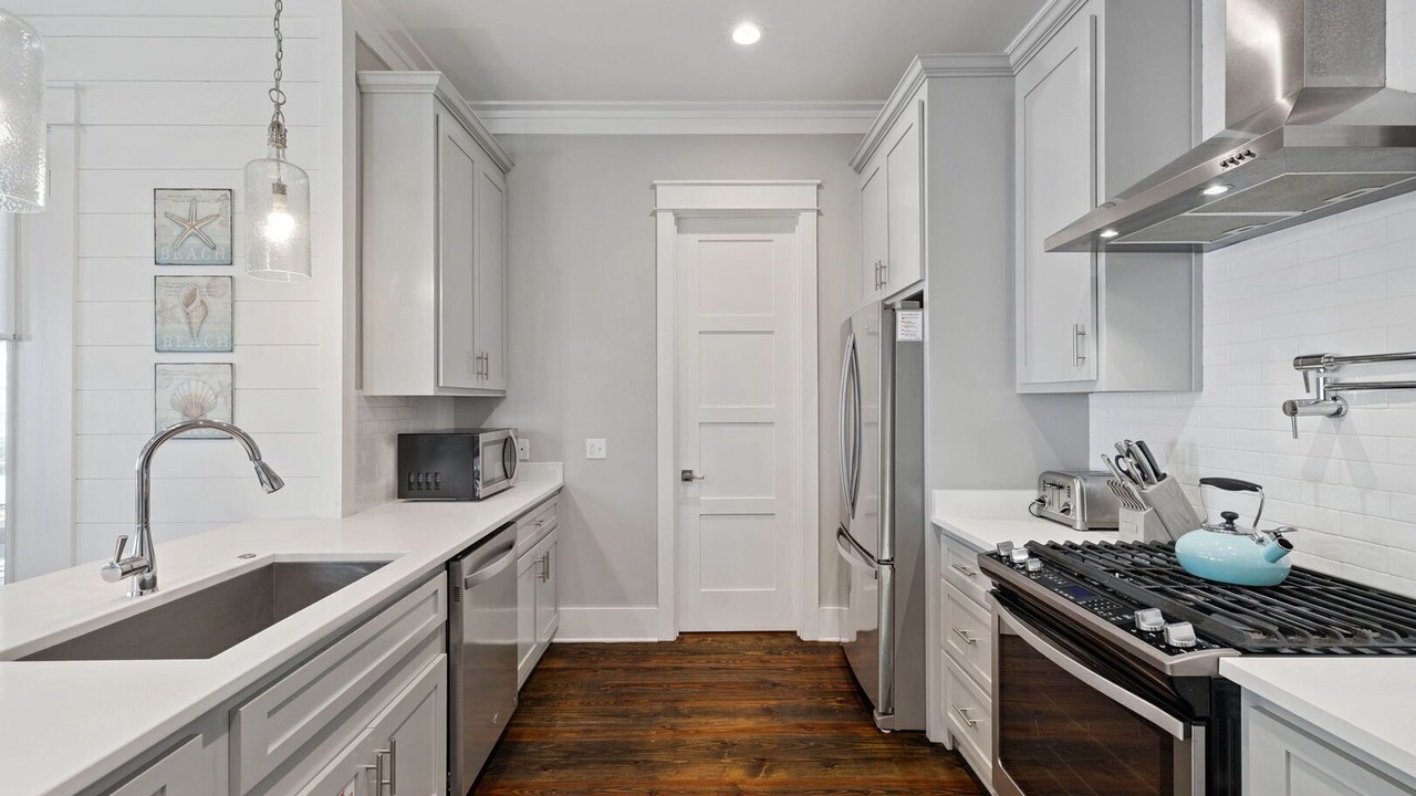 Photo of Kitchen in Greenway Park