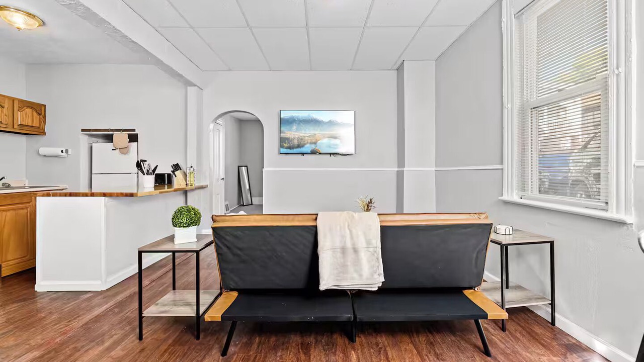Photo of Livingroom in Little Italy