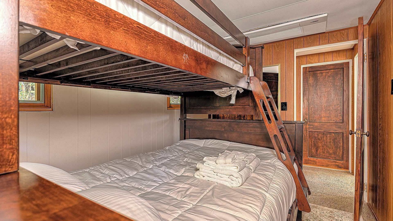 Photo of Bedroom in Ligonier