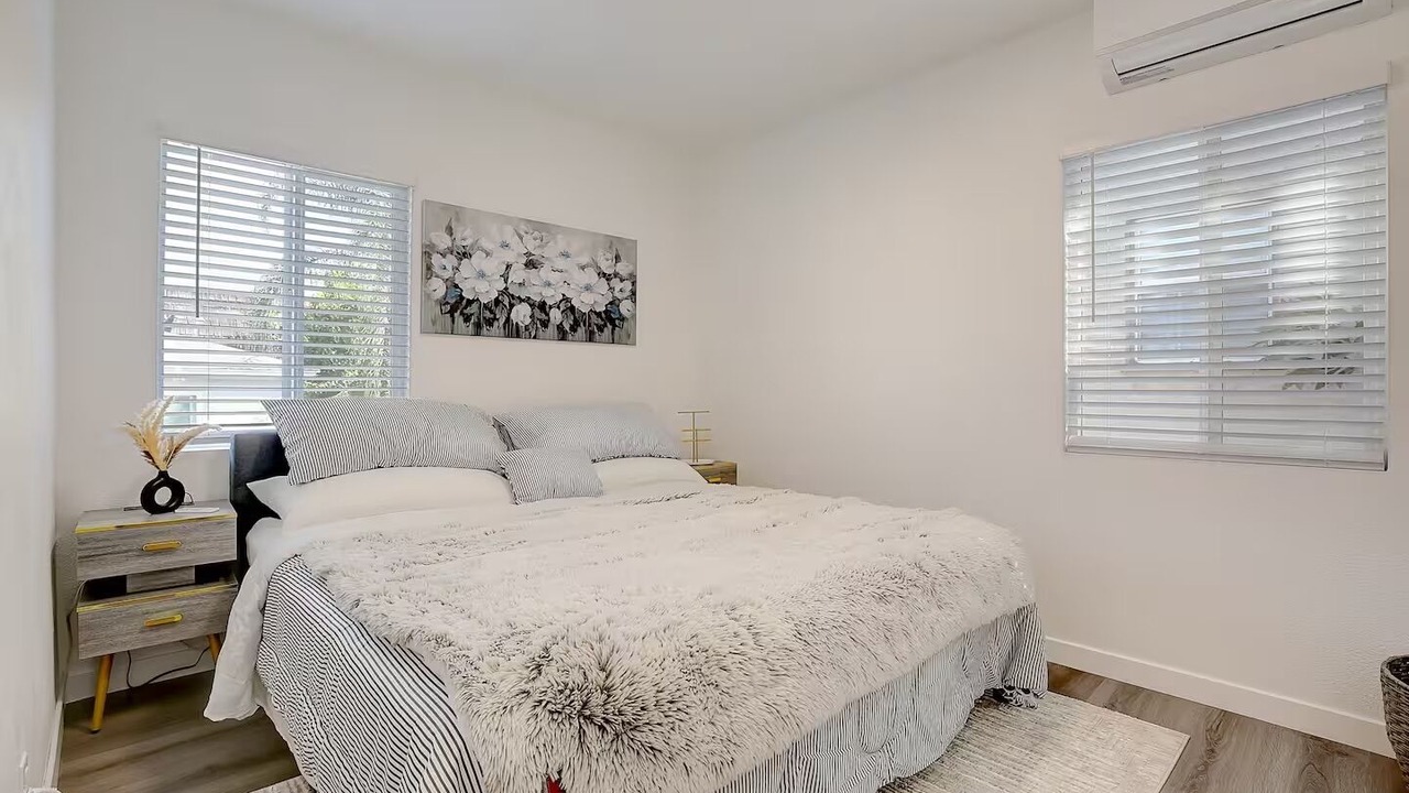 Photo of Bedroom in Lynbrook
