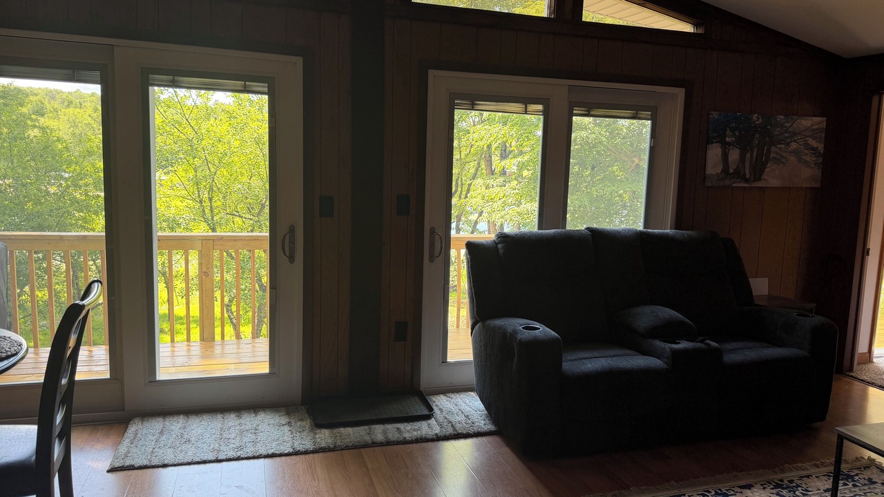 Photo of Livingroom in Aldenville