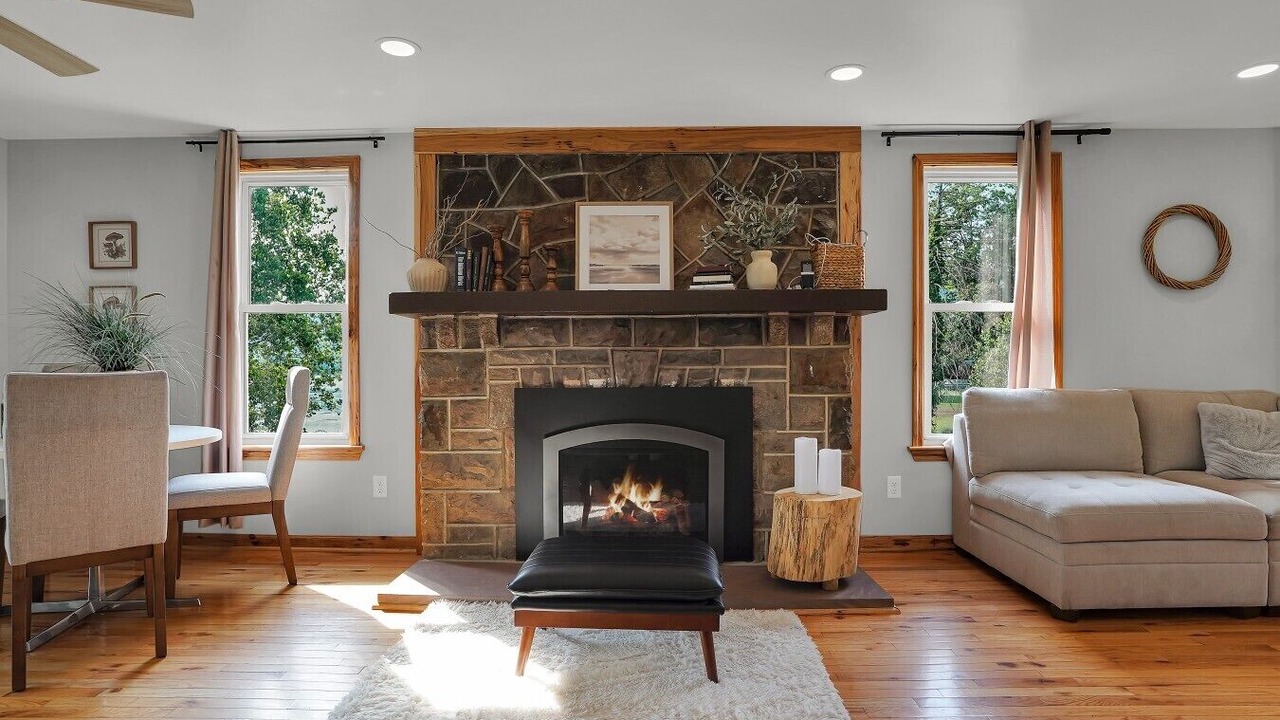 Photo of Livingroom in Dauphin