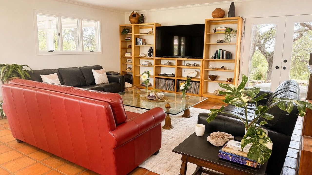Photo of Livingroom in West Oak Hill
