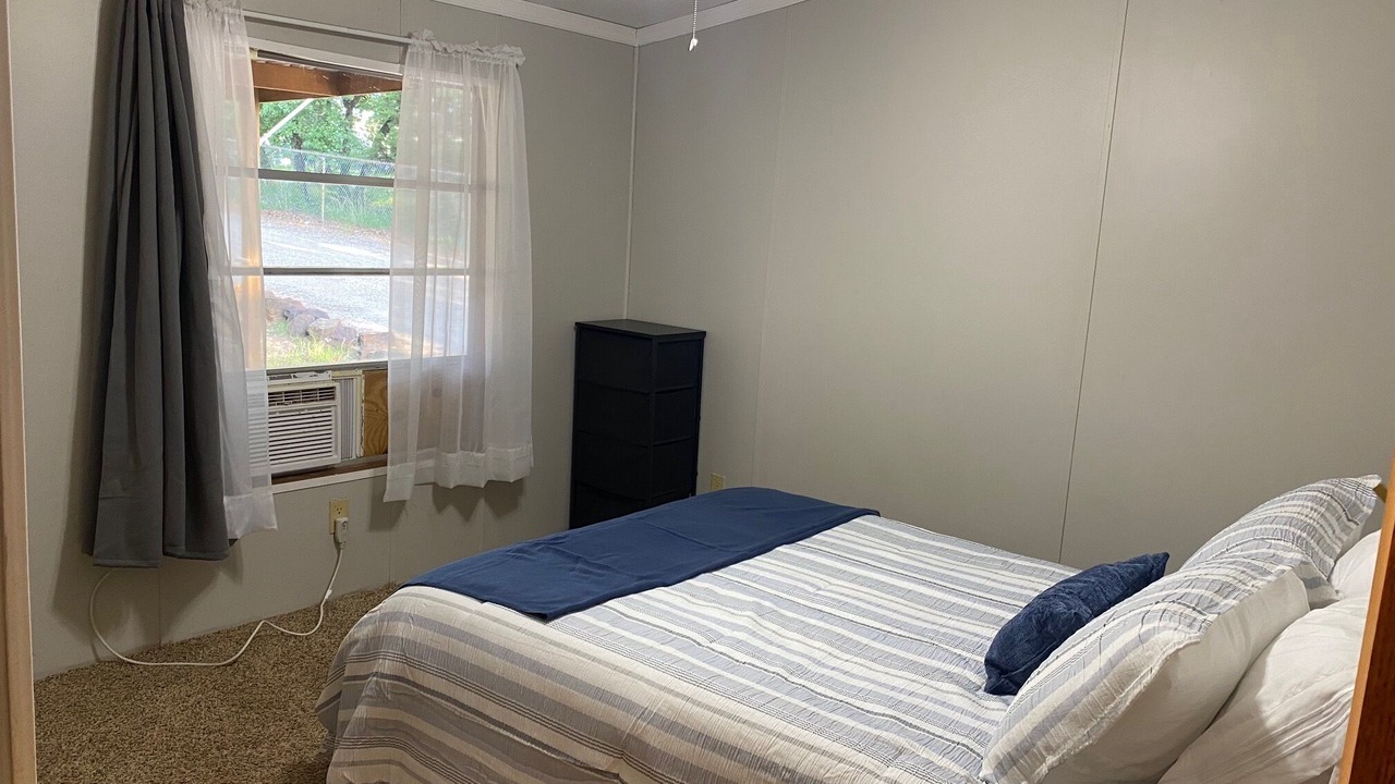 Photo of Bedroom in Gordon