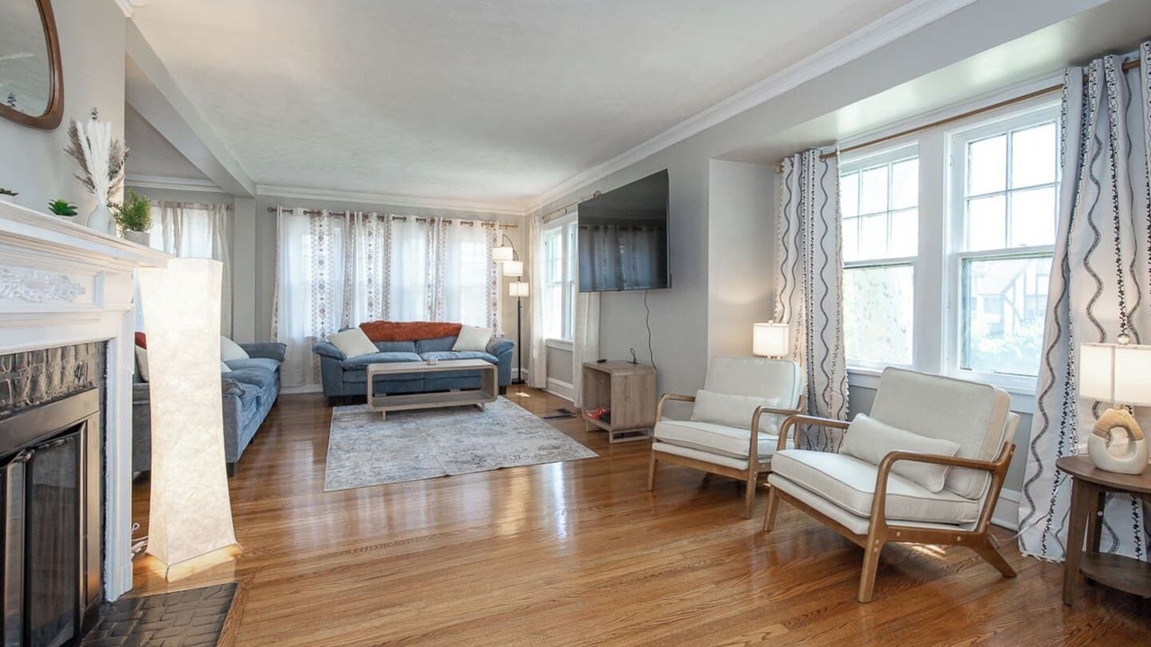 Photo of Livingroom in Shaker Heights