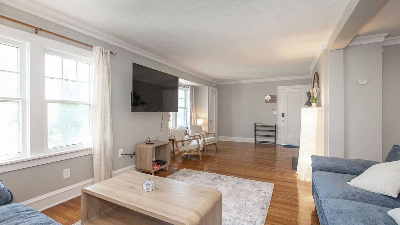 Photo of Livingroom in Shaker Heights