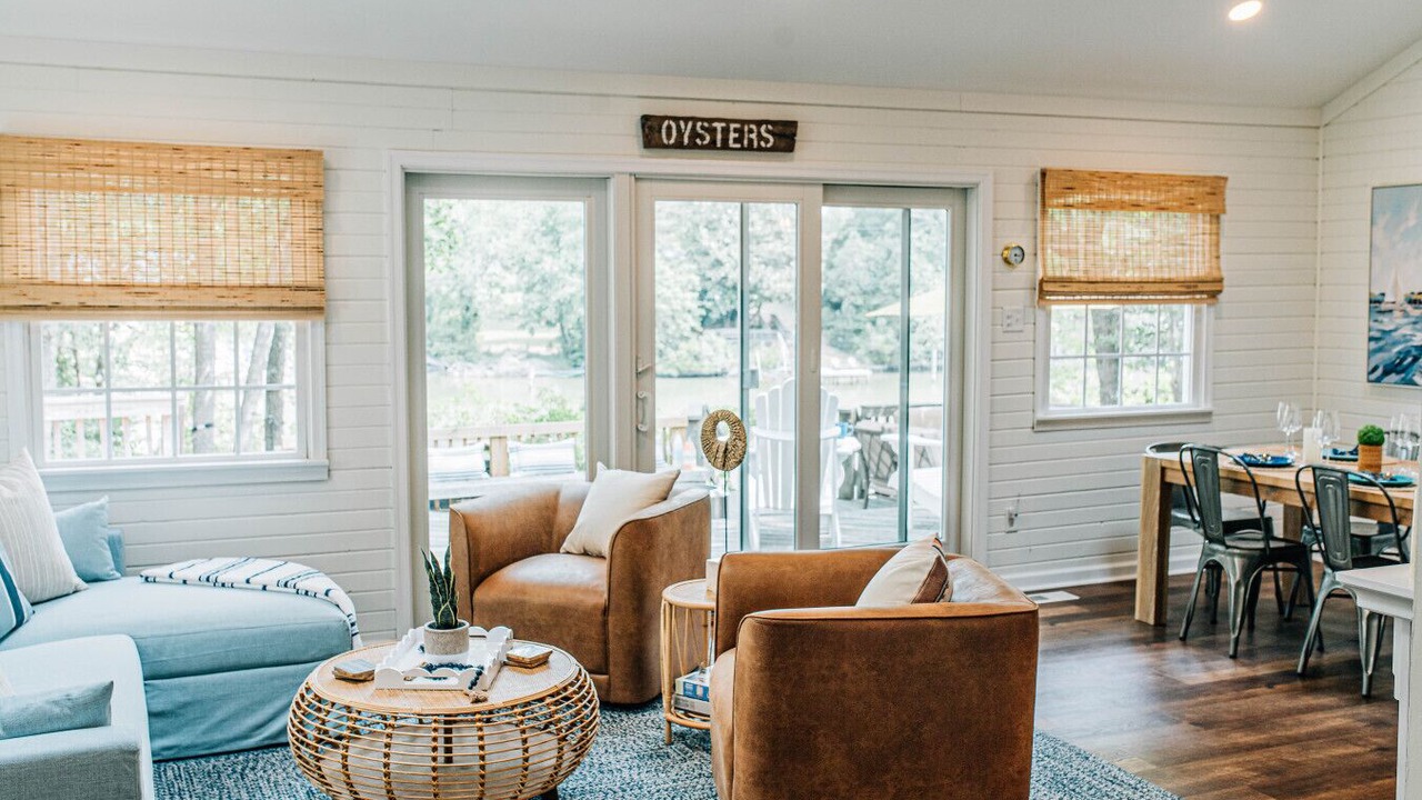 Photo of Livingroom in Deltaville