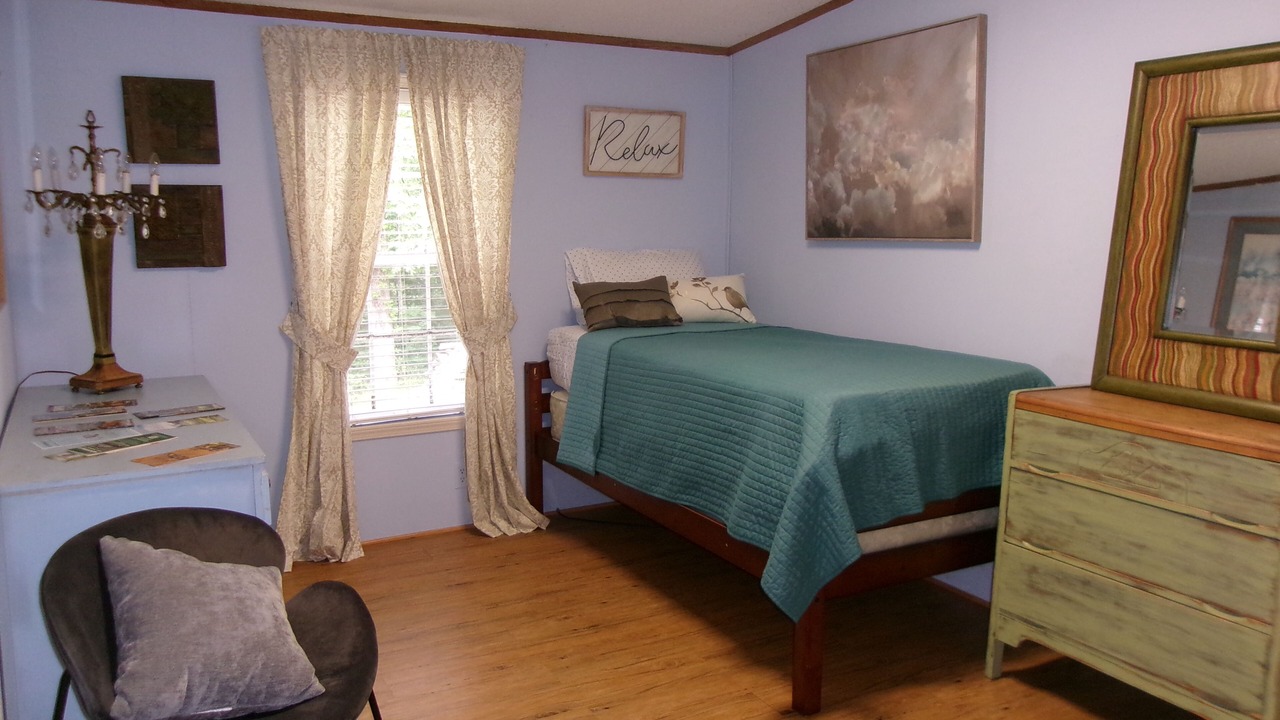 Photo of Bedroom in Groveoak