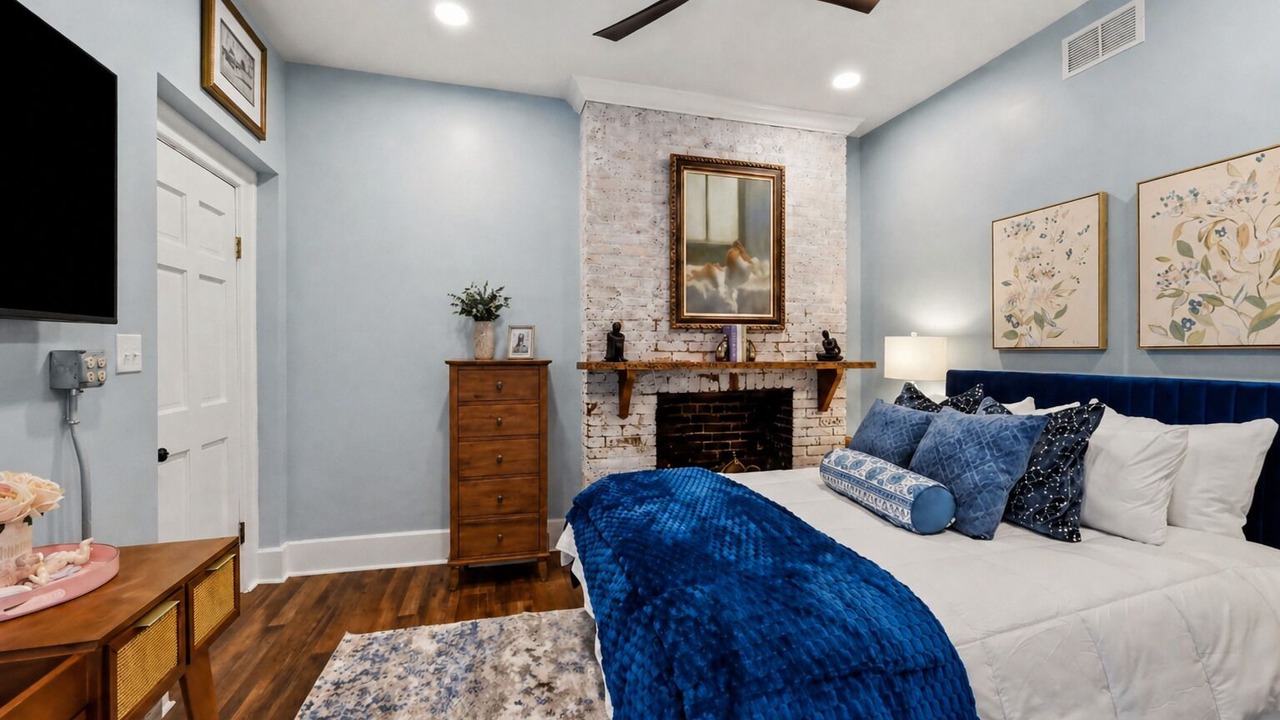 Photo of Bedroom in Downtown