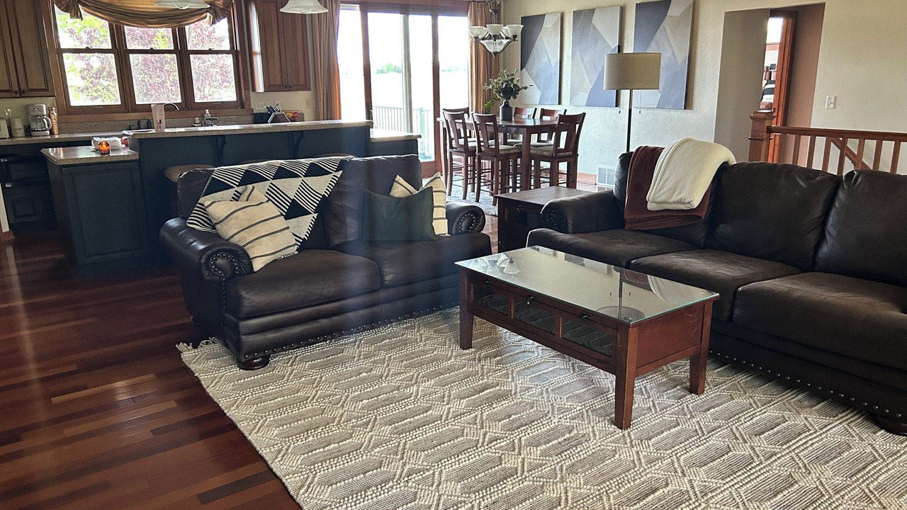 Photo of Livingroom in Black Wolf