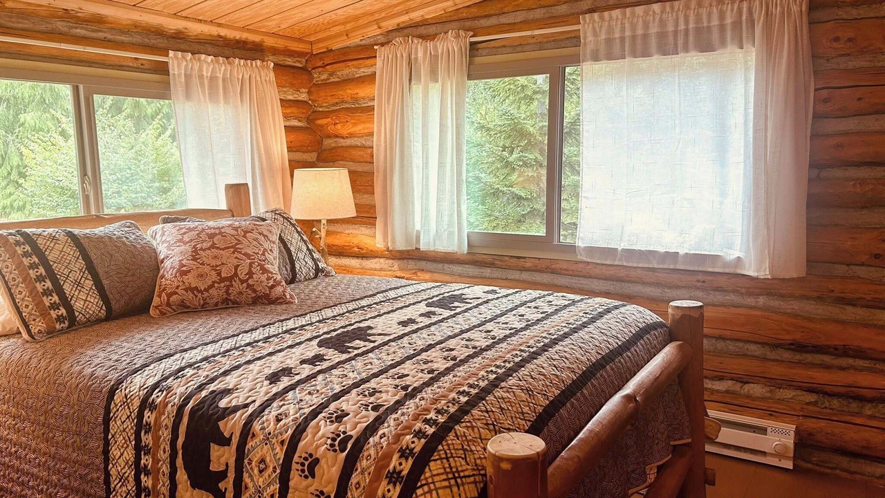Photo of Bedroom in Raymond