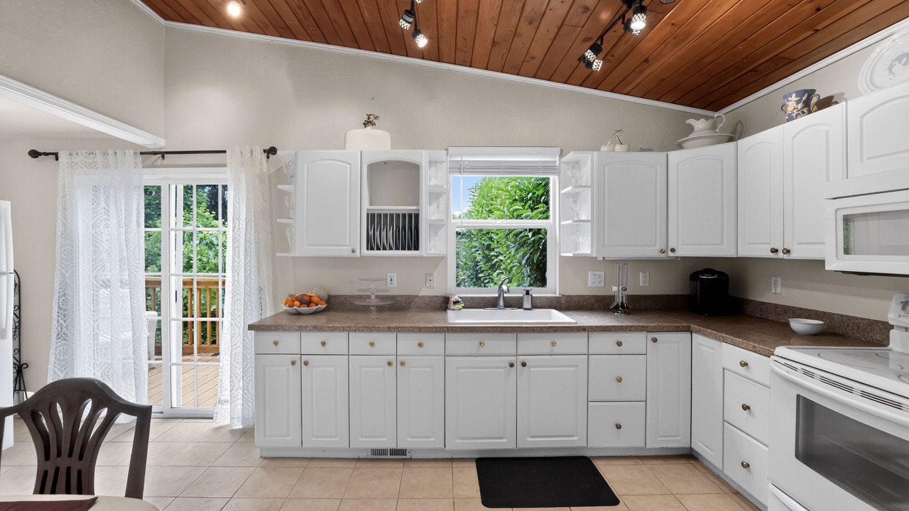 Photo of Kitchen in Aloha