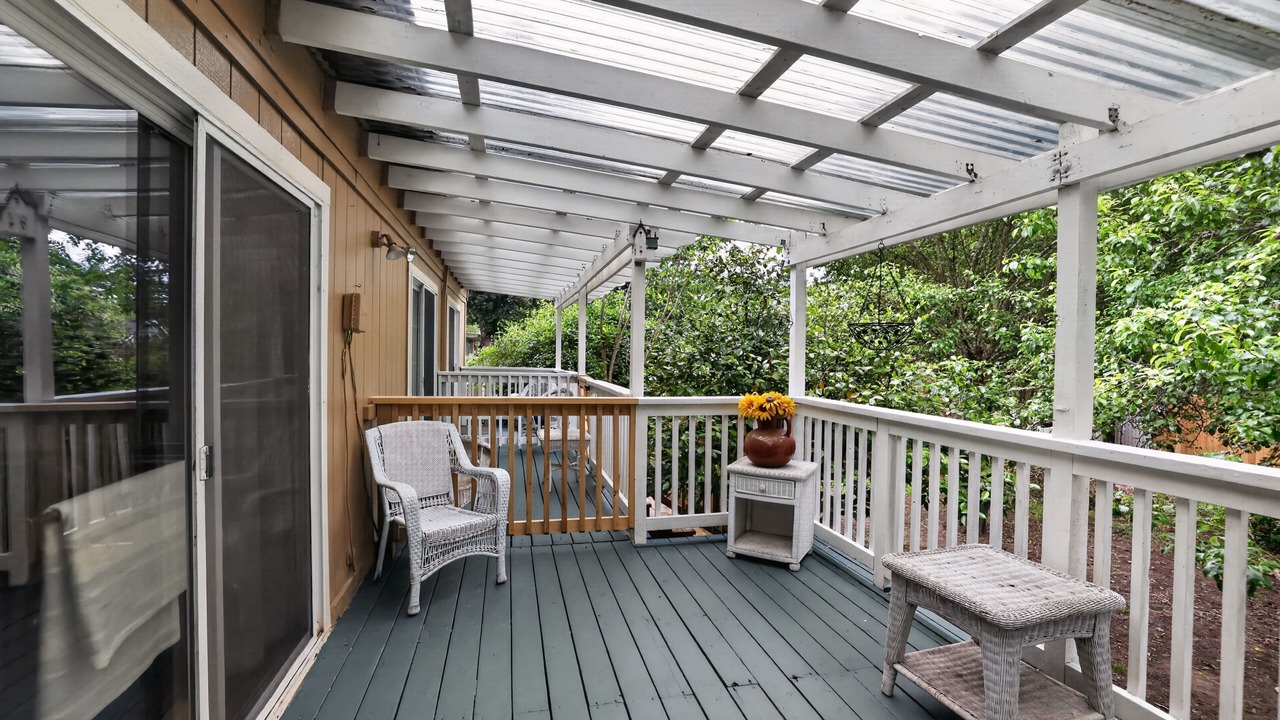 Photo of Patio Balcony in Aloha