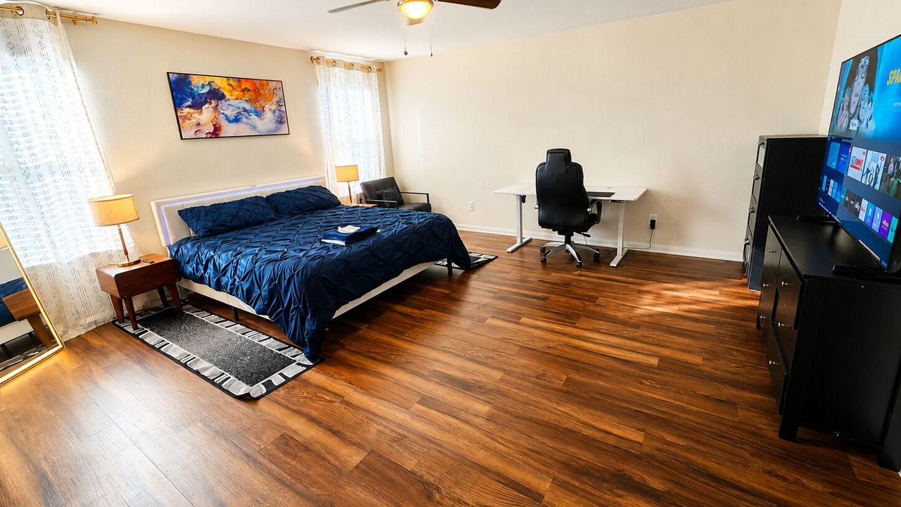 Photo of Bedroom in Manor