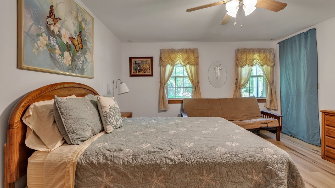 Photo of Bedroom in Old Mystic