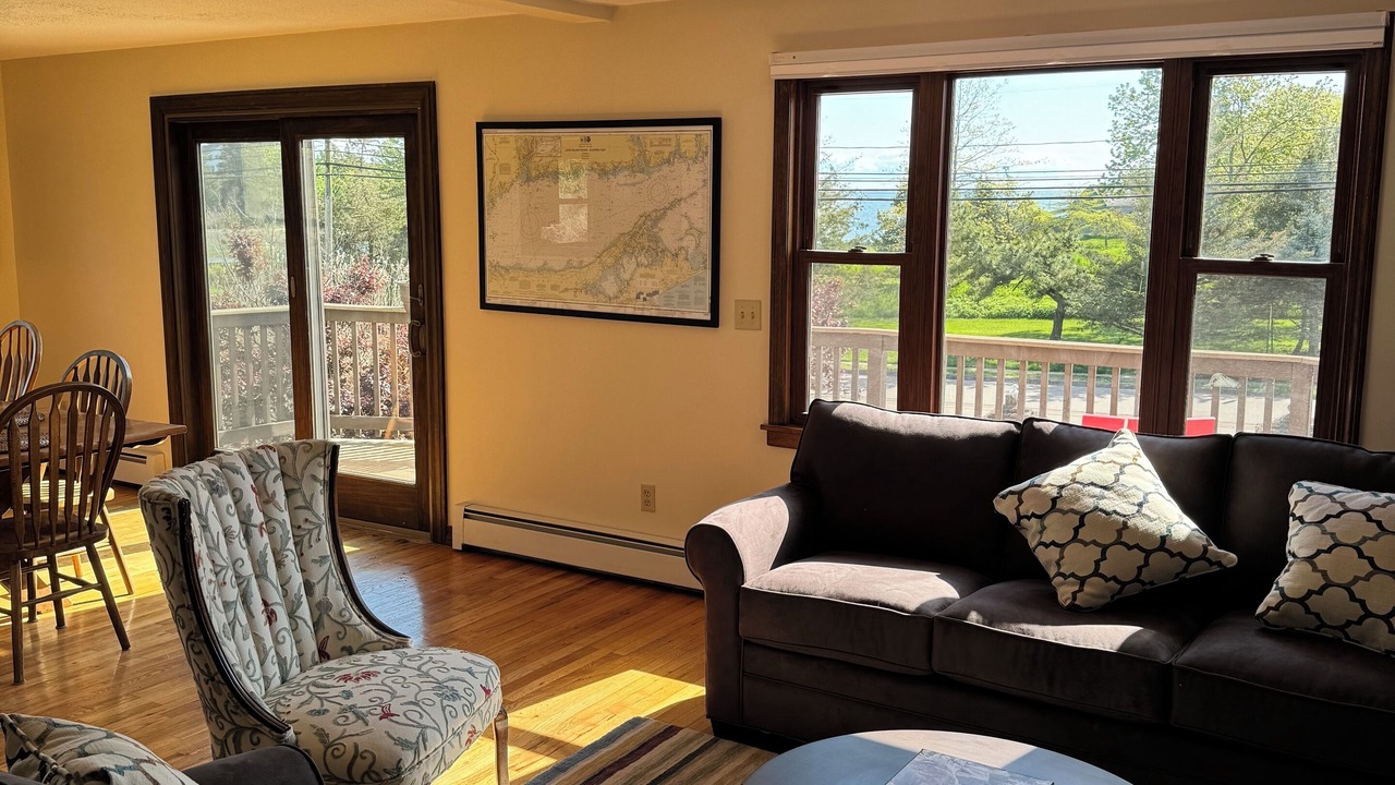 Photo of Livingroom in Stony Creek