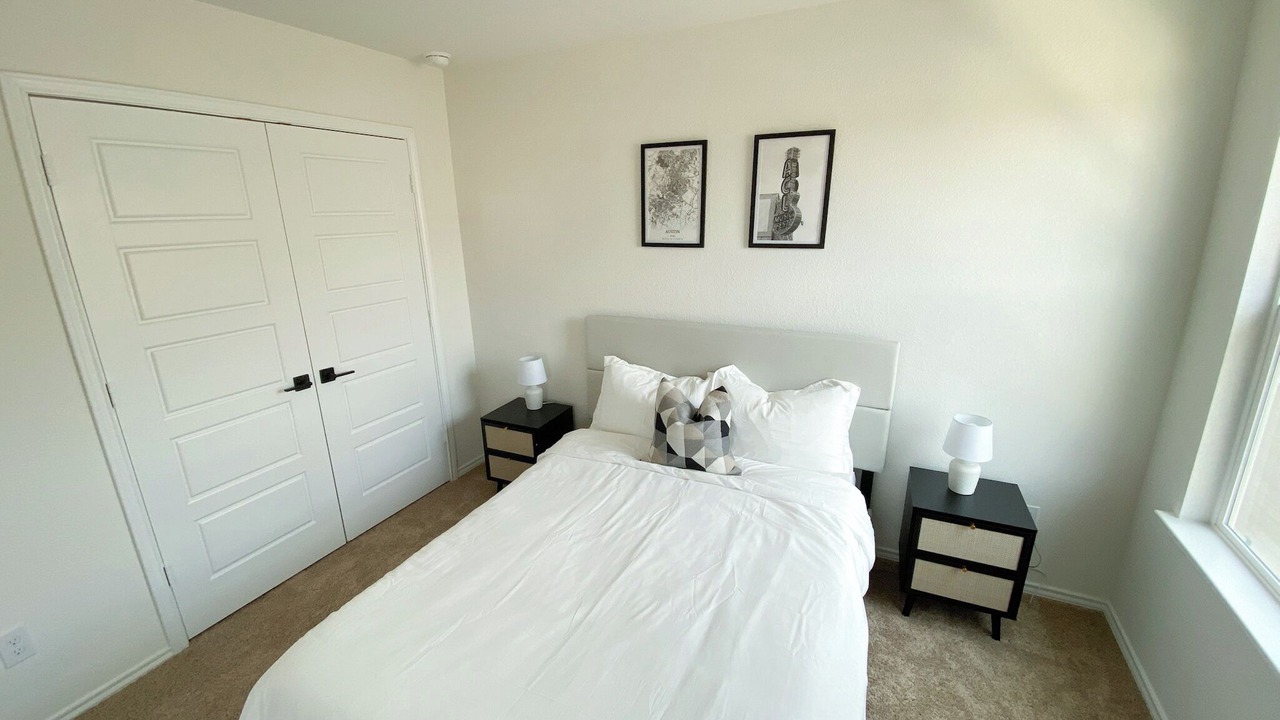 Photo of Bedroom in Manor