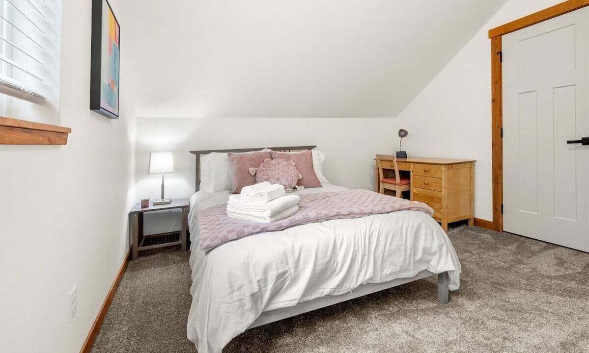 Photo of Bedroom in Paradise Estates