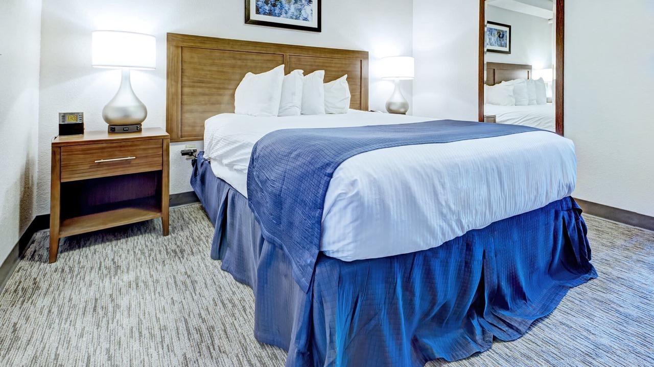 Photo of Bedroom in Yachting Village