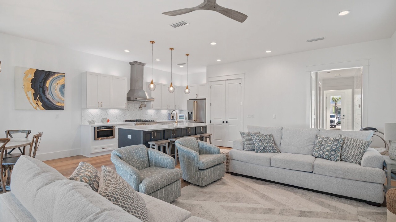 Photo of Livingroom in Village of Sugar Beach
