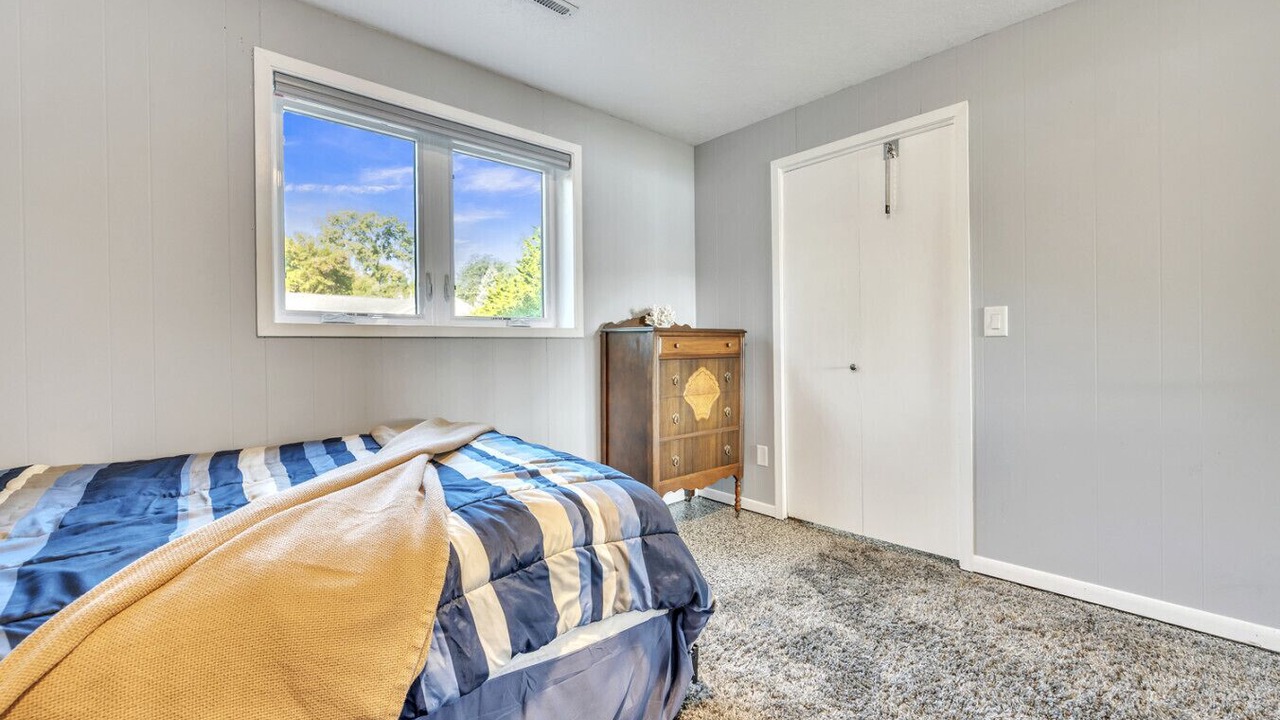 Photo of Bedroom in Spirit Lake