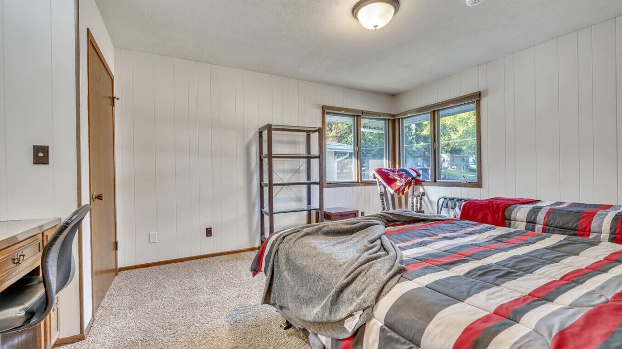 Photo of Bedroom in Spirit Lake