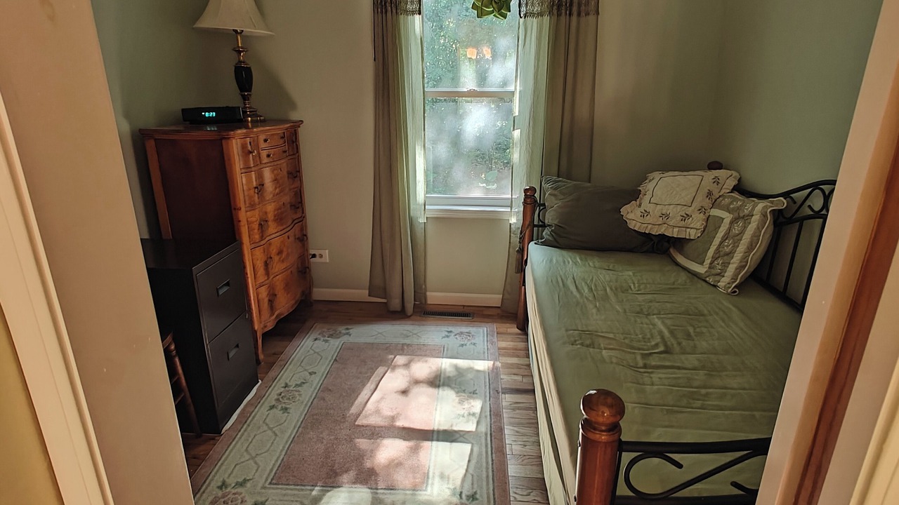 Photo of Bedroom in Twin Lakes