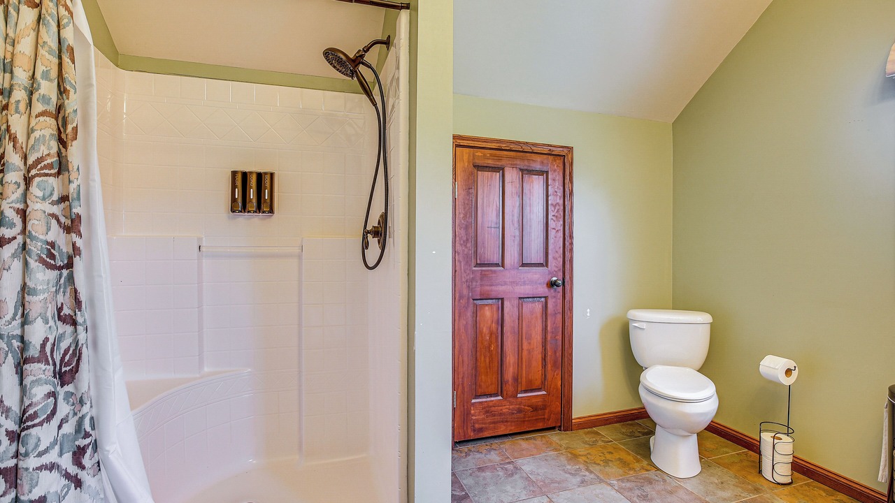 Photo of Bathroom in McArthur