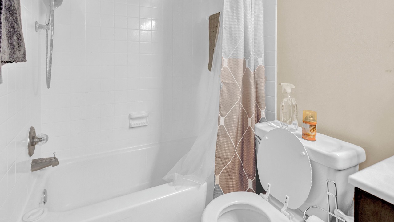 Photo of Bathroom in Alexandria West