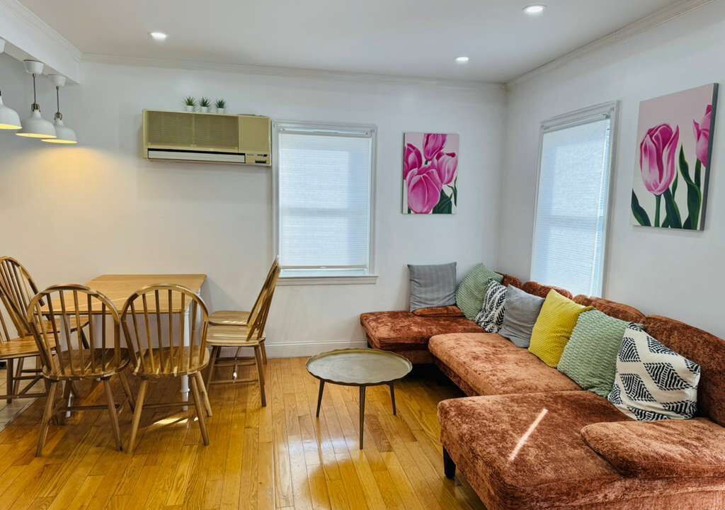 Photo of Bedroom in Glen Head