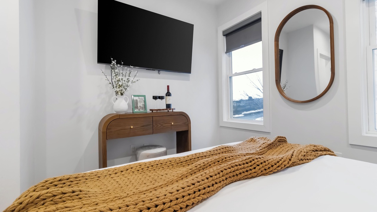 Photo of Bedroom in East Somerville